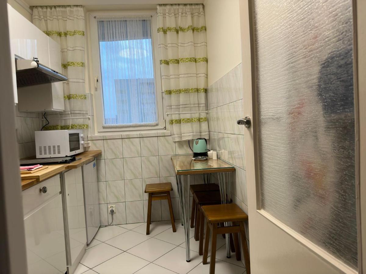 Apartament Bazylianska - 100M Do Metra "Brodno", 20 Minut Do Centrum Warszawy Varsóvia Exterior foto